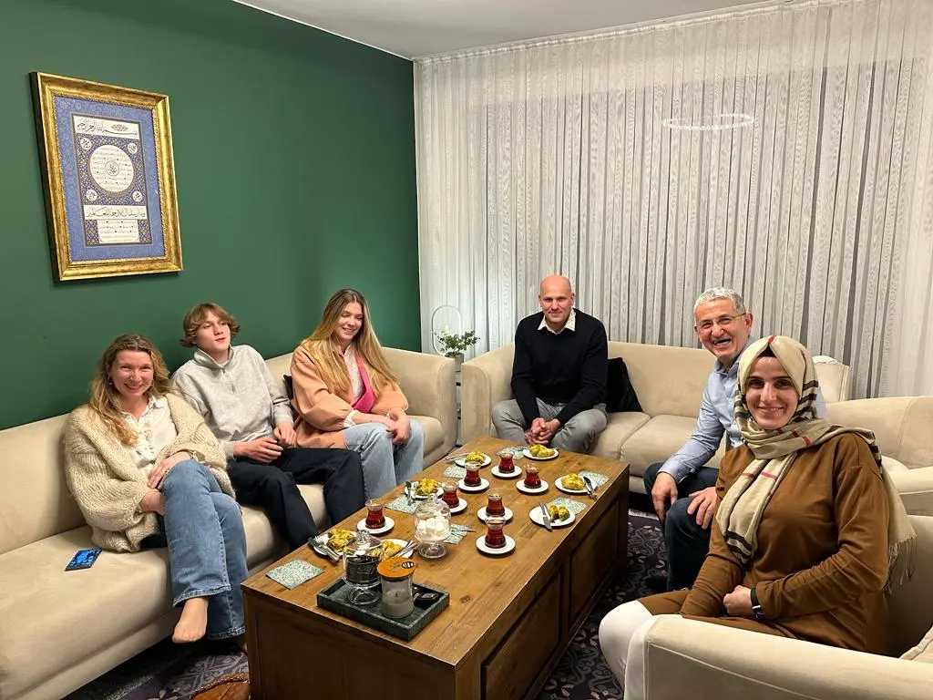 news-iftarmee-zorgt-voor-ontmoeting-en-3